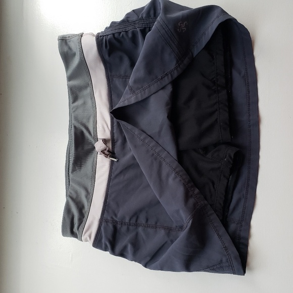 Grey Running Workout Skort - Picture 2 of 4